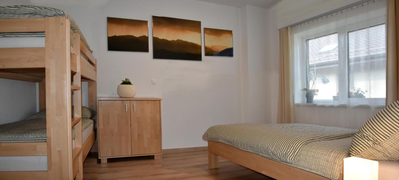 Appartement Elemir à Bešeňová Extérieur photo