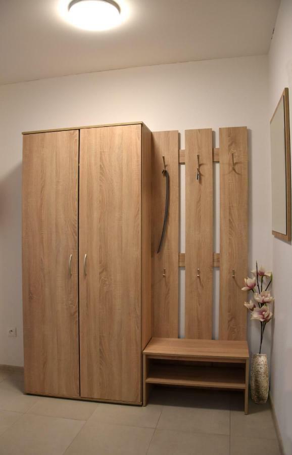 Appartement Elemir à Bešeňová Extérieur photo