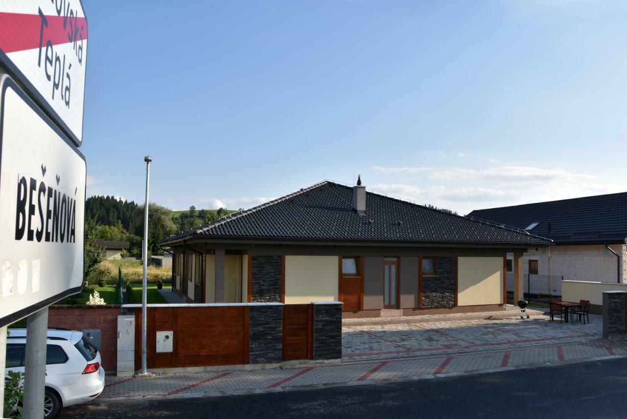 Appartement Elemir à Bešeňová Extérieur photo