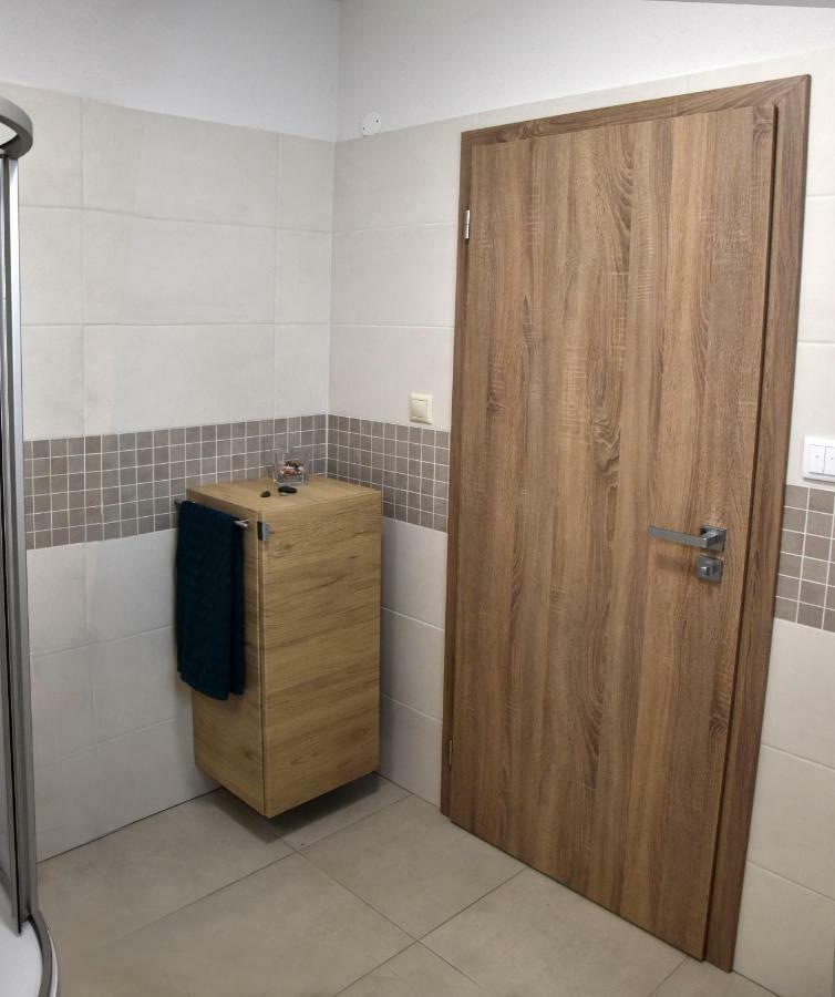 Appartement Elemir à Bešeňová Extérieur photo