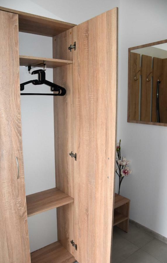 Appartement Elemir à Bešeňová Extérieur photo