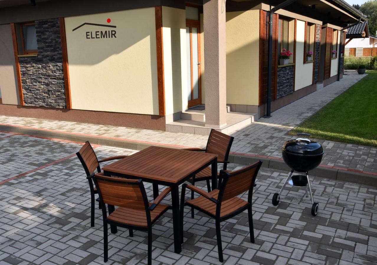 Appartement Elemir à Bešeňová Extérieur photo