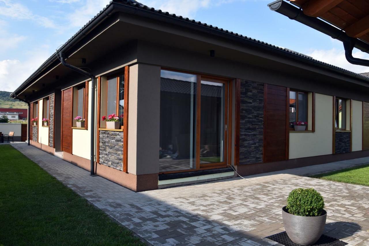 Appartement Elemir à Bešeňová Extérieur photo