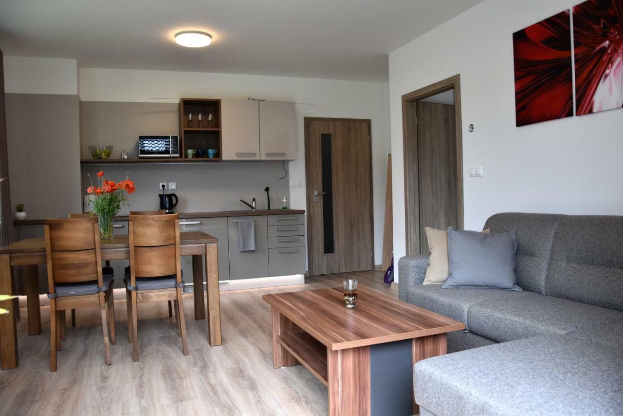 Appartement Elemir à Bešeňová Extérieur photo