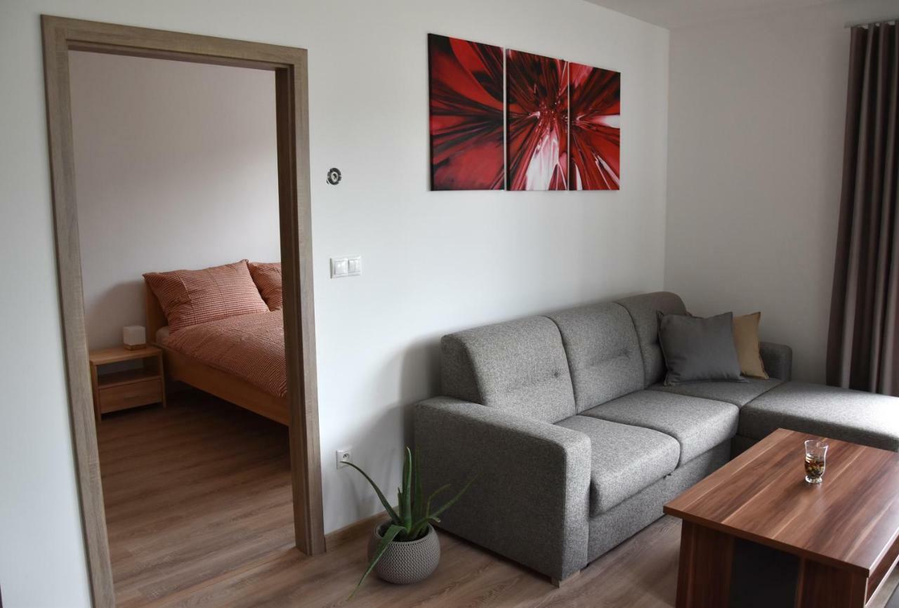 Appartement Elemir à Bešeňová Extérieur photo