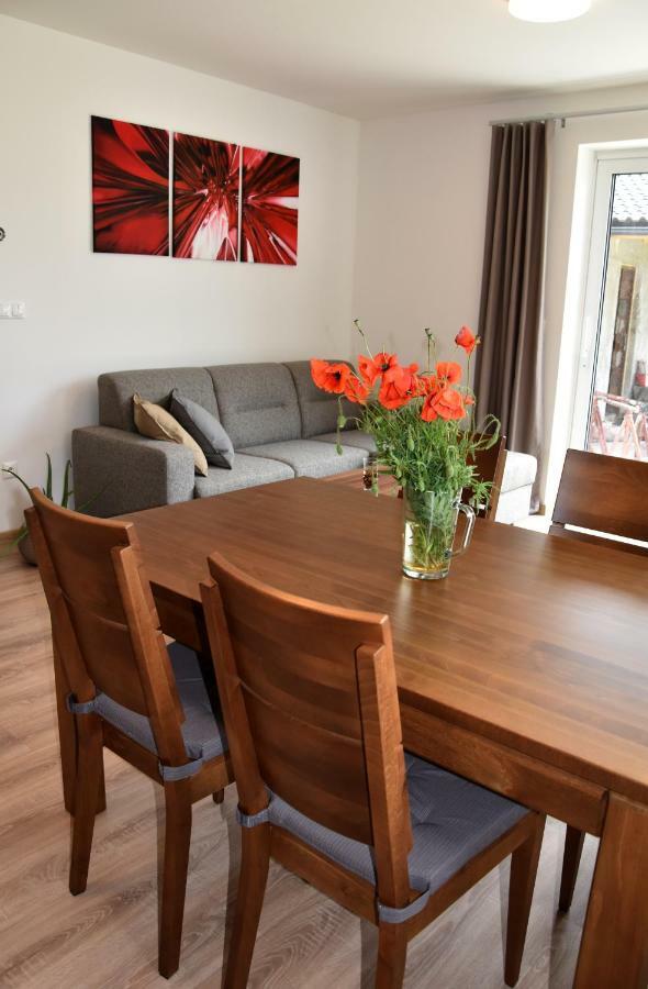 Appartement Elemir à Bešeňová Extérieur photo